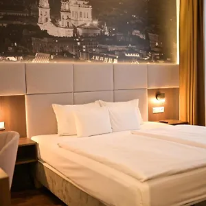 12 Revay 3*, Budapesta Ungaria